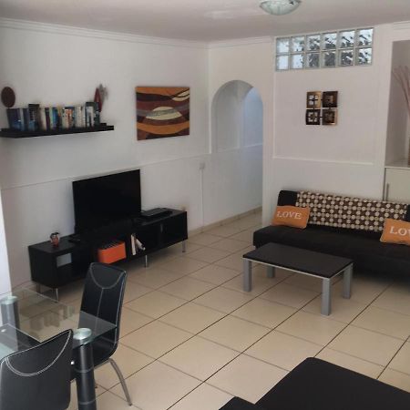 Bungalow In The Palms Apartment San Miguel de Abona Bagian luar foto